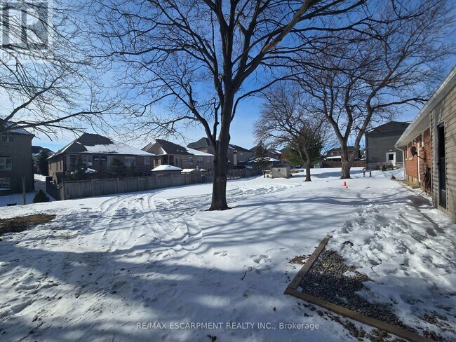 Building Photo - 8199 Twenty Rd E