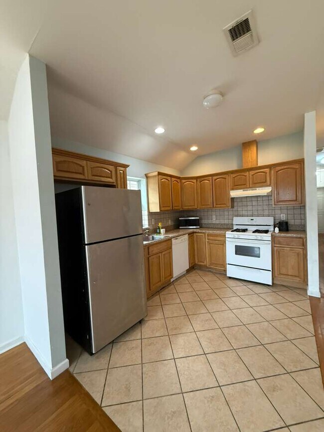 Foto del edificio - 84 W 14th St