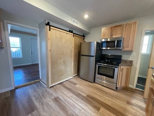 Primary Photo - 443 W Spring St