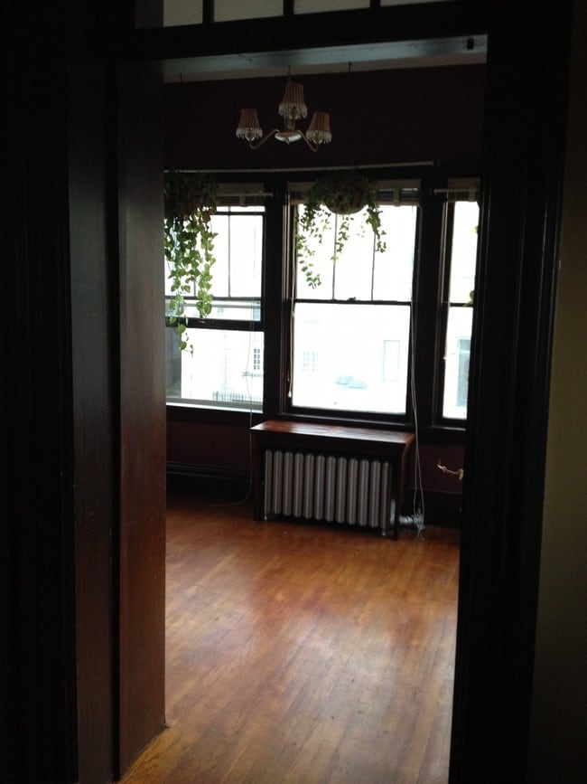 Sun Room - 1182 Locust St