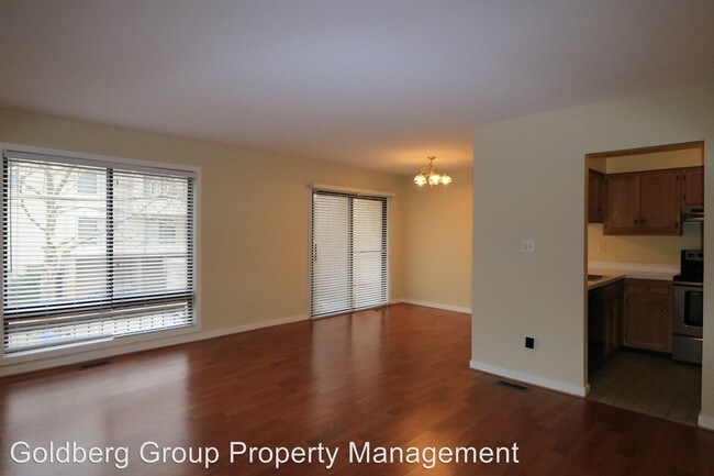 Building Photo - 18504 Locust Point Ct
