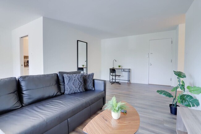 Foto del edificio - 2525 10th St N