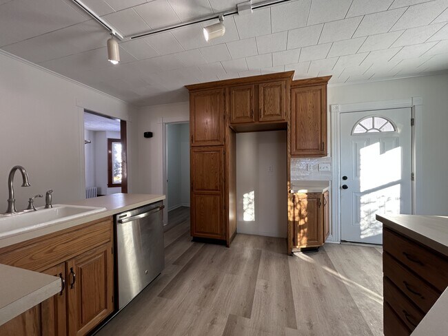 Foto del edificio - 567 Britton Rd