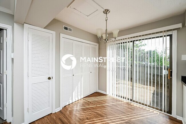 Foto del edificio - 3 Bedroom Pet-Friendly Home in Nashville, TN with Main Street Renewal