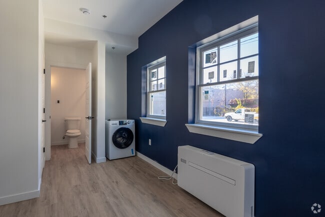 Studio, 1BA - 450SF - In-Unit Laundry - The Lofts on Mack