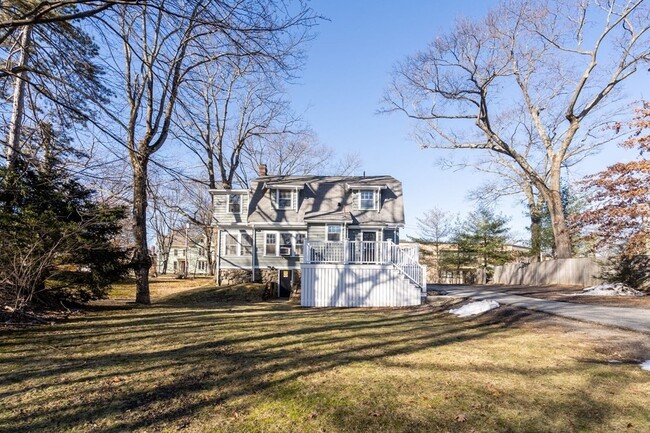 Building Photo - 152 Grove St