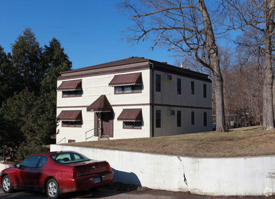 Foto del edificio - 109 Central Ave S