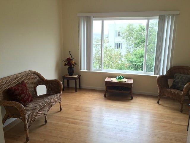 Building Photo - Lone Mountain 2 bedroom