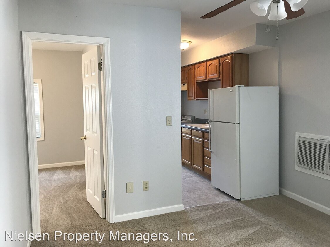 Primary Photo - 922 E St