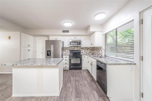 Building Photo - 3615 Ravenhill Ln