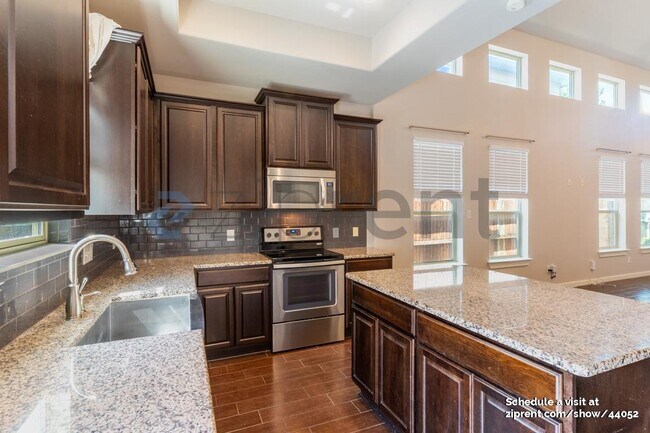 Foto del edificio - 16121 Remington Reserve Way