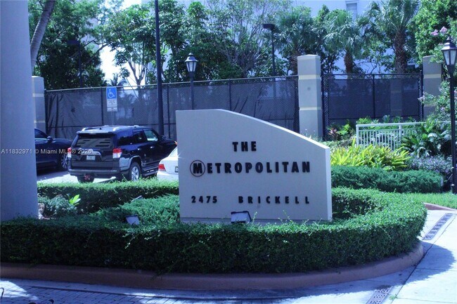 Building Photo - 2475 Brickell Ave