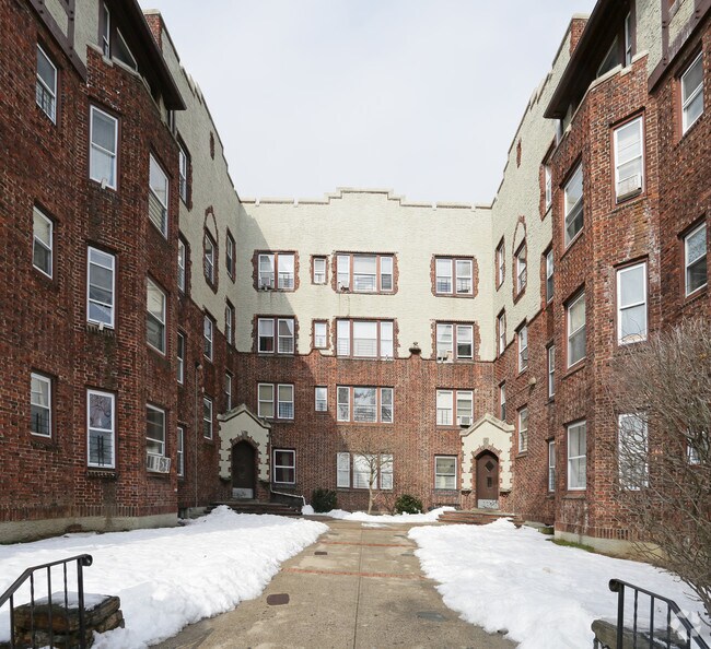 Building Photo - 200 W Merrick Rd