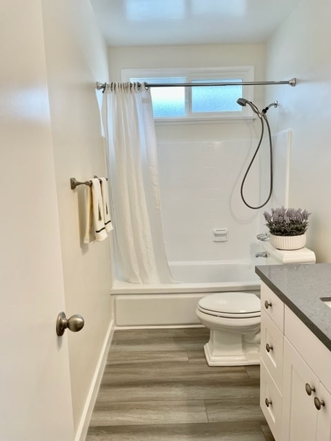 Baño - 4961 Kester Ave