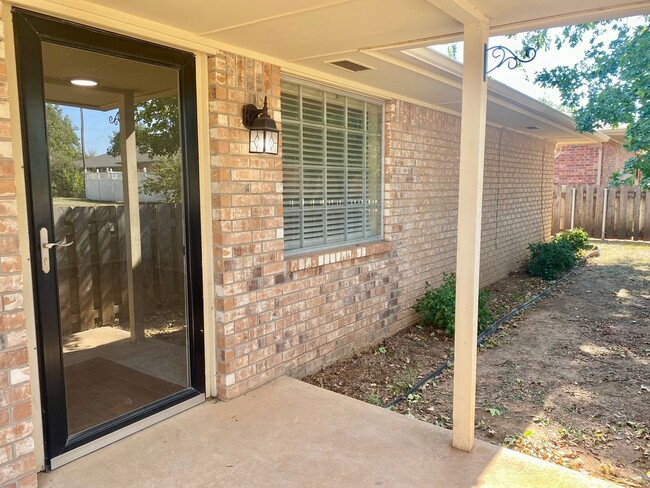 Foto del edificio - Peaceful 2 Bed, 1 Bath in Edmond