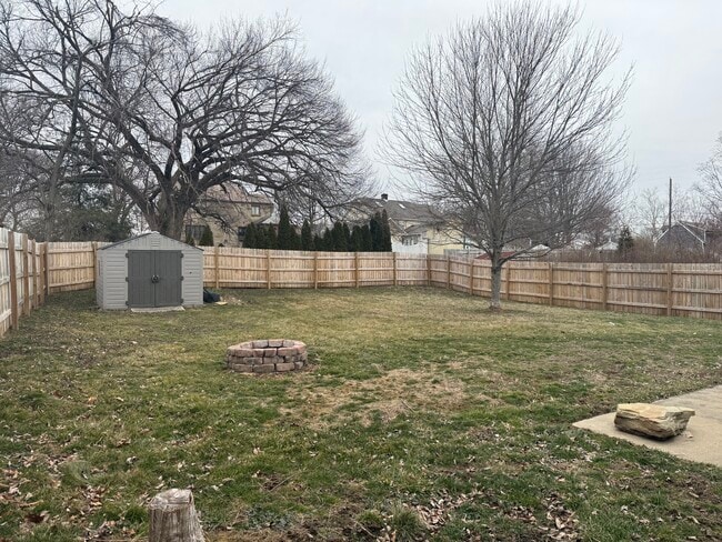 Building Photo - 404 Baker Dr