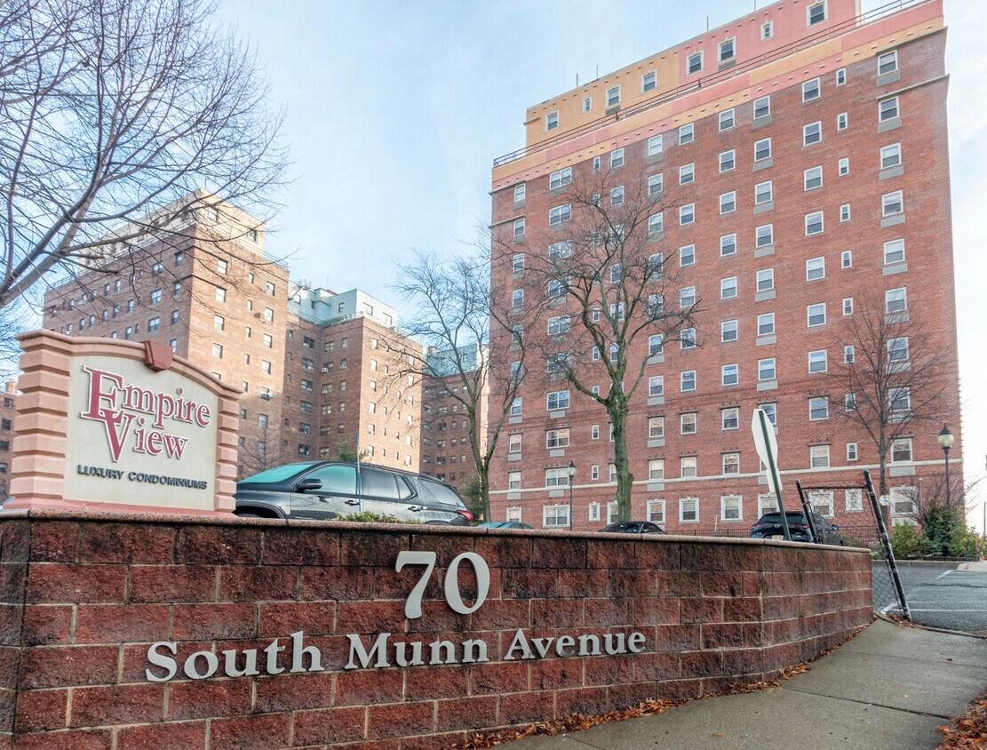 Primary Photo - 70 S Munn Ave