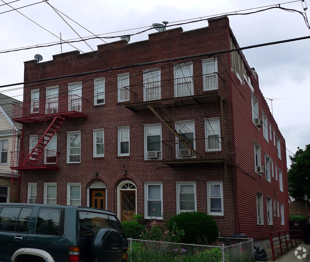 Building Photo - 87-27 143rd St
