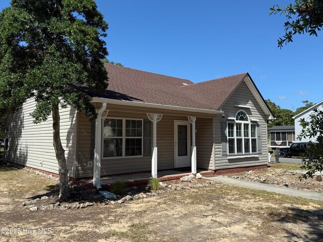 Foto del edificio - 1308 E Oak Island Dr