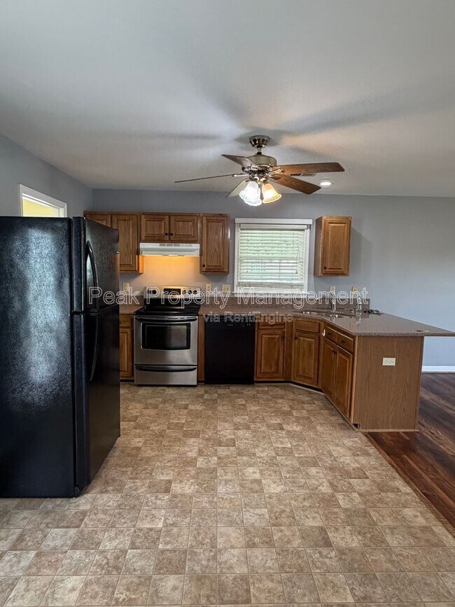 Building Photo - 6294 Simi Ct
