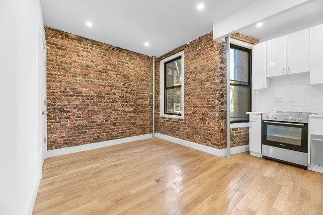 Foto del edificio - 443 E 88th St