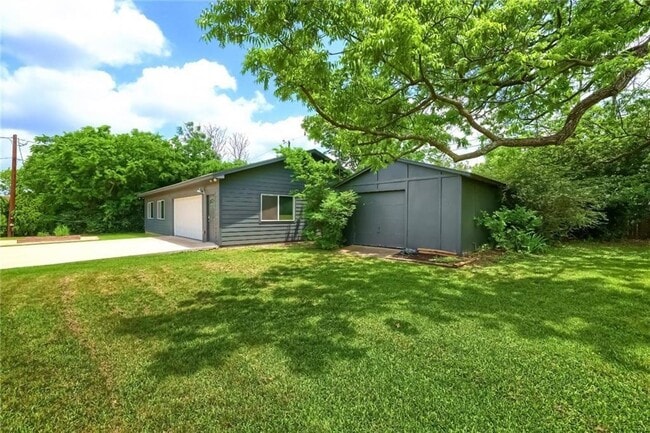 Building Photo - 1524 Sheridan Trail