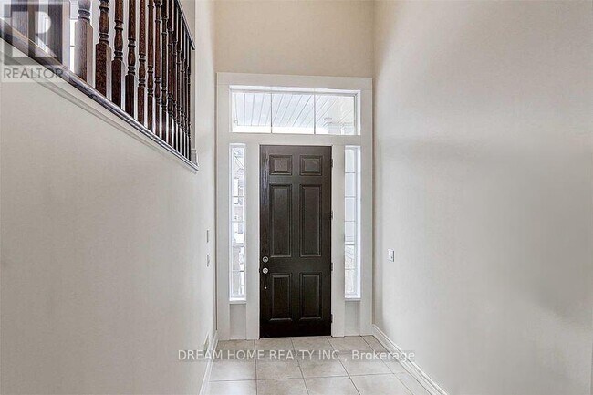Building Photo - 133 Lacewood Dr
