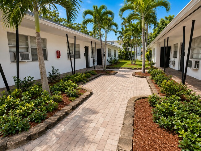 Building Photo - 107 SW 18th Ave