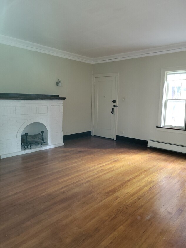 506 N Cuyler Ave Unit 1R, Oak Park, IL 60302 Apartments in Oak Park