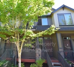 Building Photo - 1419 NE Lockheart Ln