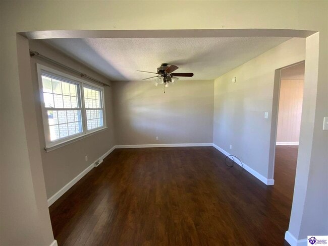 Building Photo - 408 W Crocus Dr