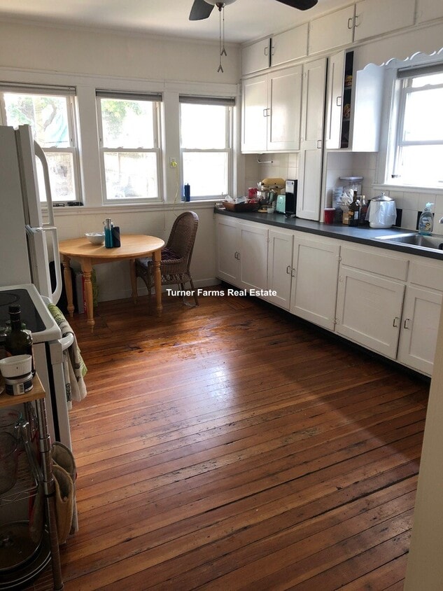 Primary Photo - 19 Warner St