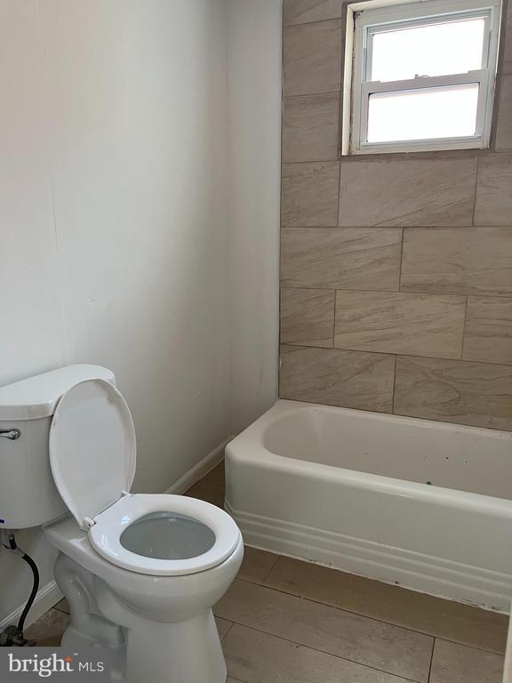 Building Photo - 1315 W Porter St