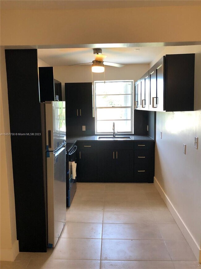 Foto del edificio - 719 SW 8th Ave