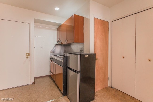 Building Photo - Studio, 1 bath  - 1215 13th St 7