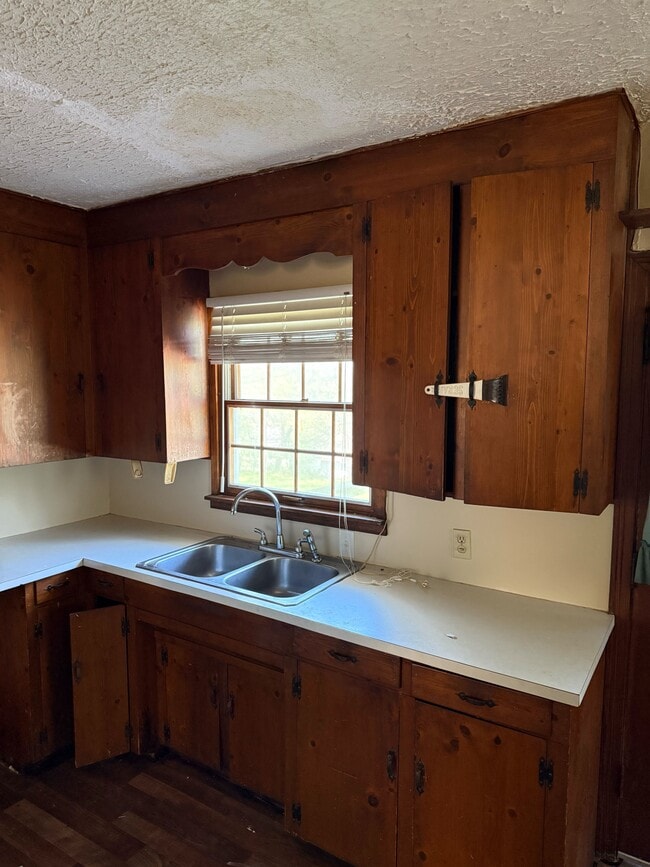 Photo - 430 Cedarhurst Dr House