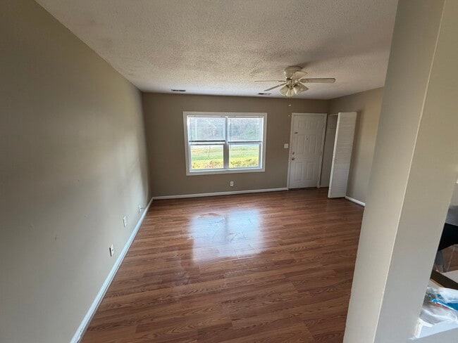 Building Photo - 3099 Avon Rd