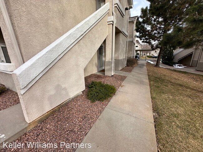 Foto del edificio - 2 br, 2 bath House - 3670 Strawberry Field...