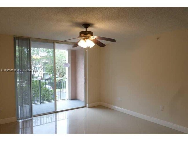 Foto del edificio - 12124 Saint Andrews Pl