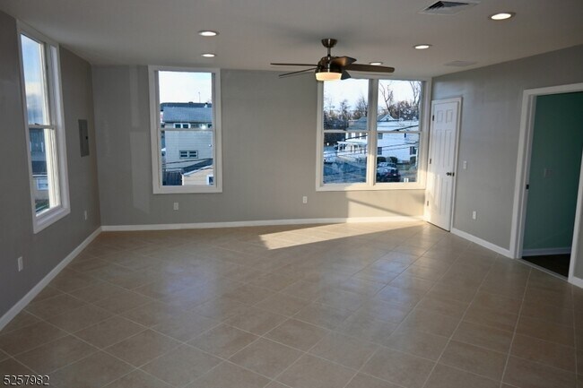 Building Photo - 61 Mountainview Blvd