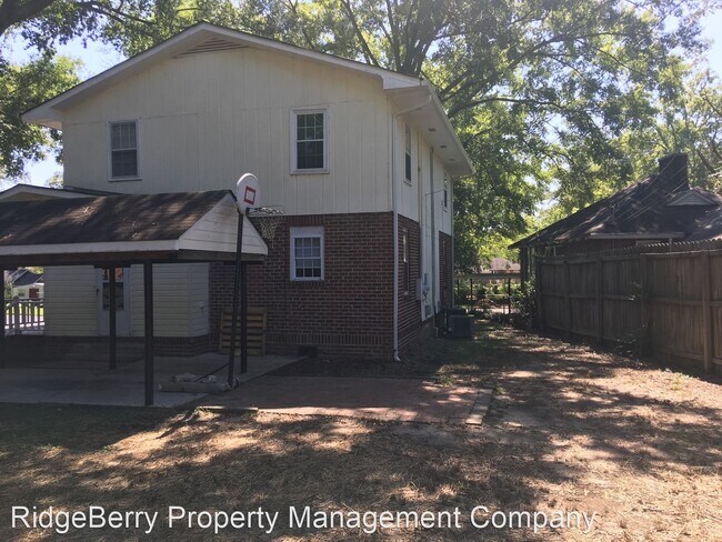 Building Photo - 4 br, 2 bath House - 32 Juniper St