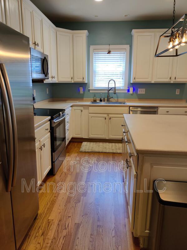 Foto del edificio - 14512 Harvington Dr