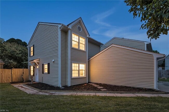 Photo - 10 Warwick Circle Unit Townhome