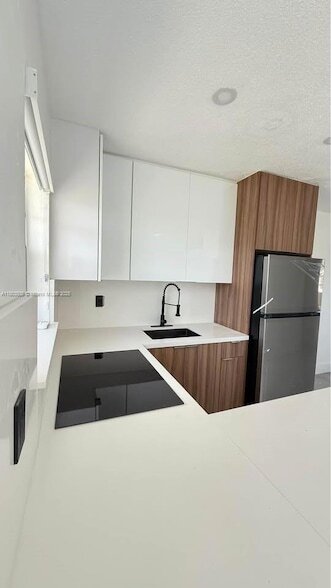 Foto principal - 2430 NE 188th St