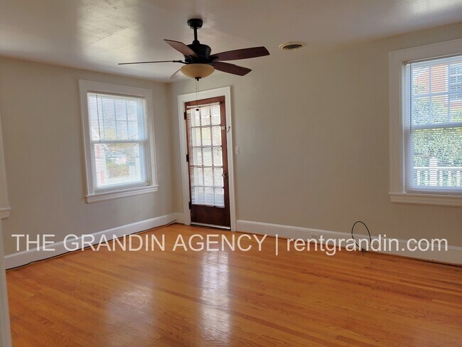 Foto del edificio - 2803 Burton Ave NW