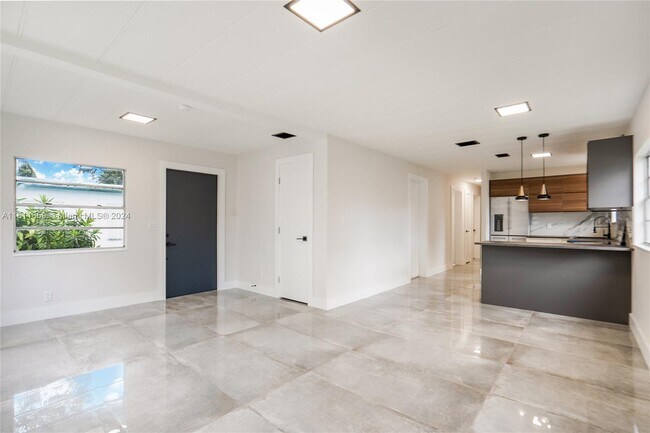 Building Photo - 3375 NW 49th St