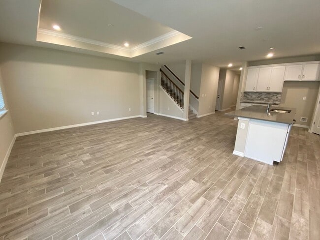 Foto del edificio - Freshly Updated 5-Bedroom, 4-Bath Home in Grand Oaks – Nearly New Condition