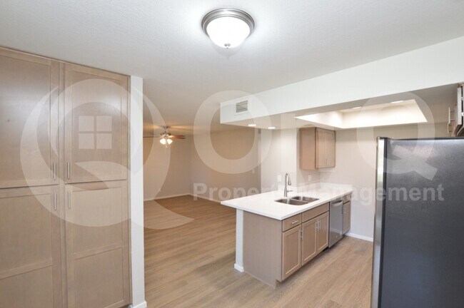 Building Photo - 520 N Stapley Dr