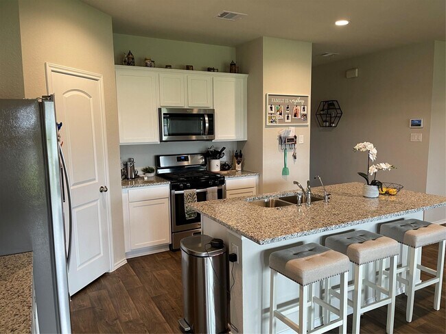 Foto del edificio - 18356 Klamath Falls Ln