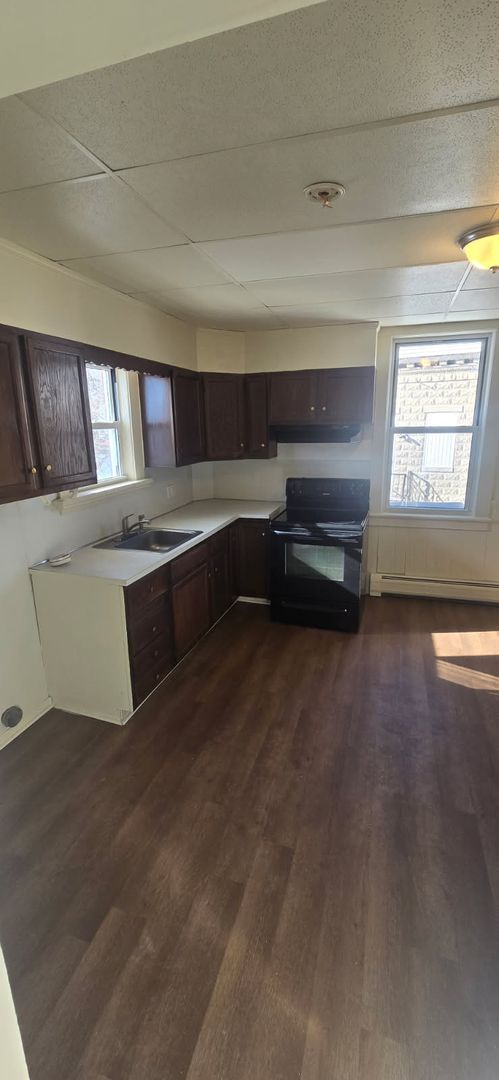 Foto del edificio - 154 Garibaldi Ave